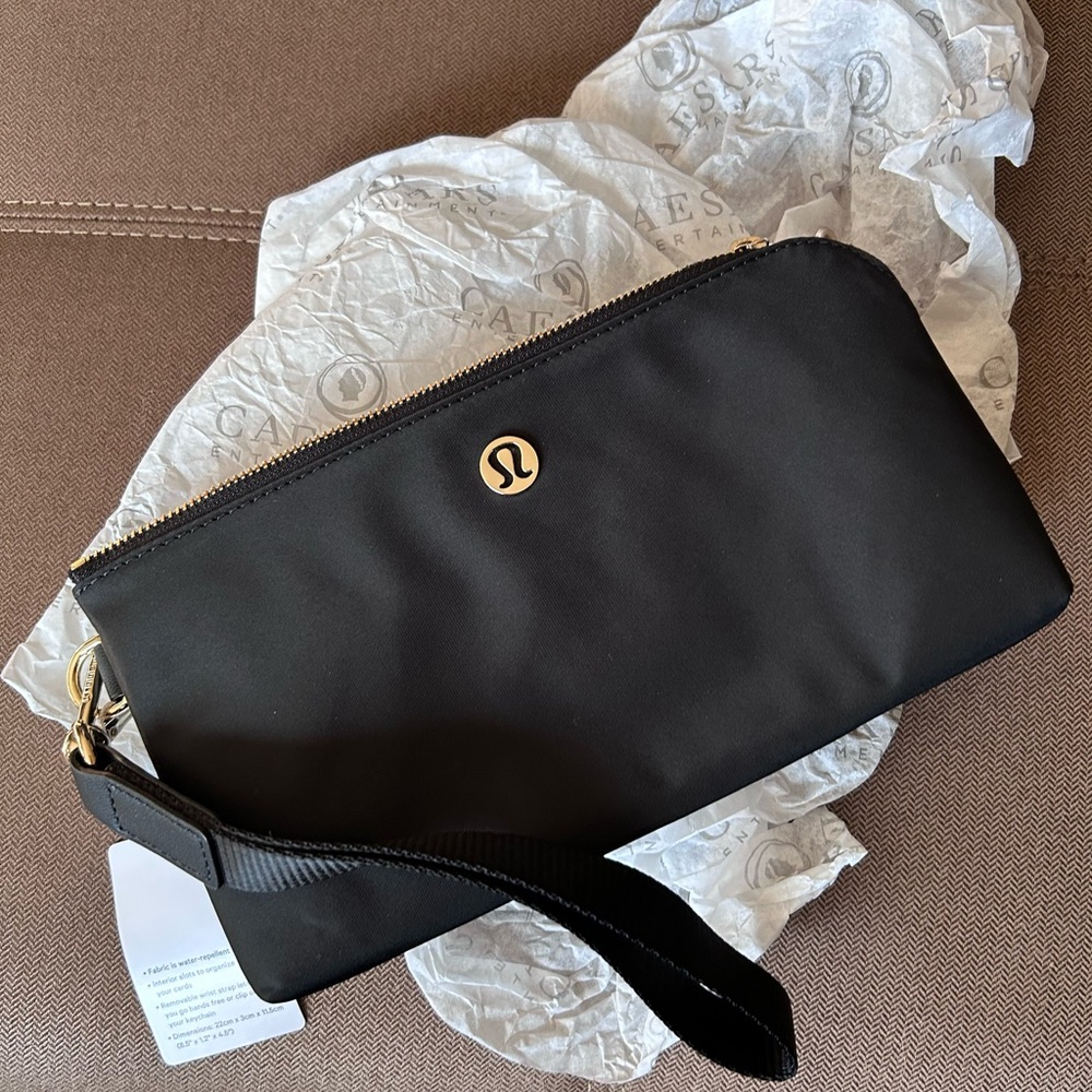 lululemon athletica Classic Black Curved Wristlet